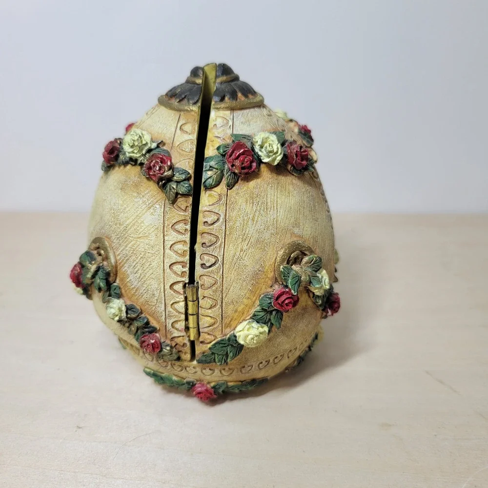 Egg‎ Shaped Nativity Scene Holy Family Angels Religious Christmas Decor